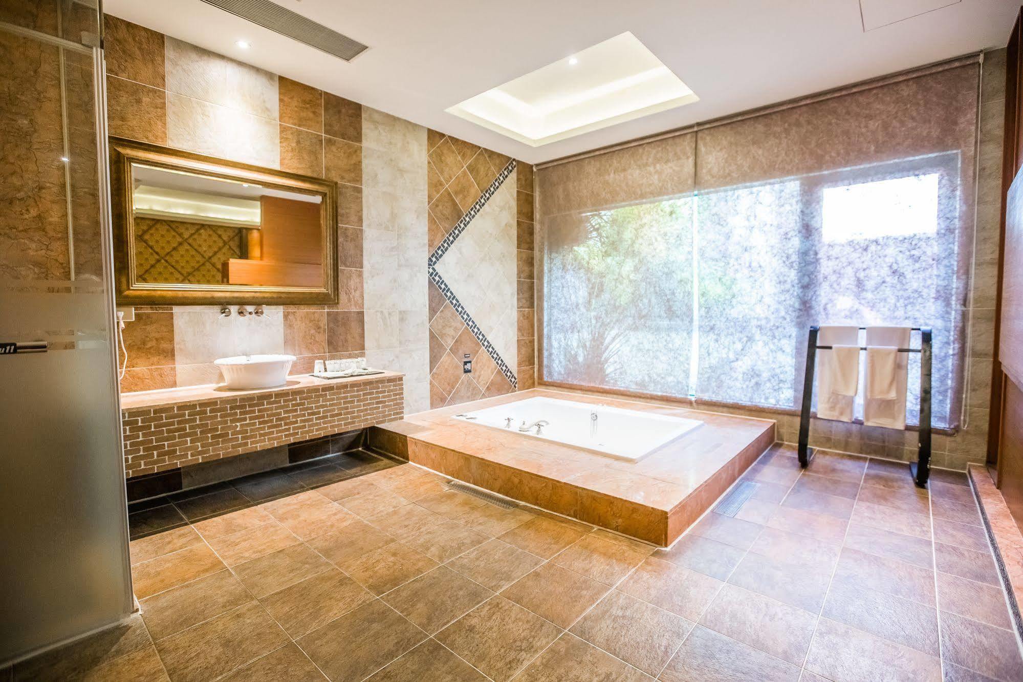 Ohya Chain Boutique Motel-Yongkang Bagian luar foto