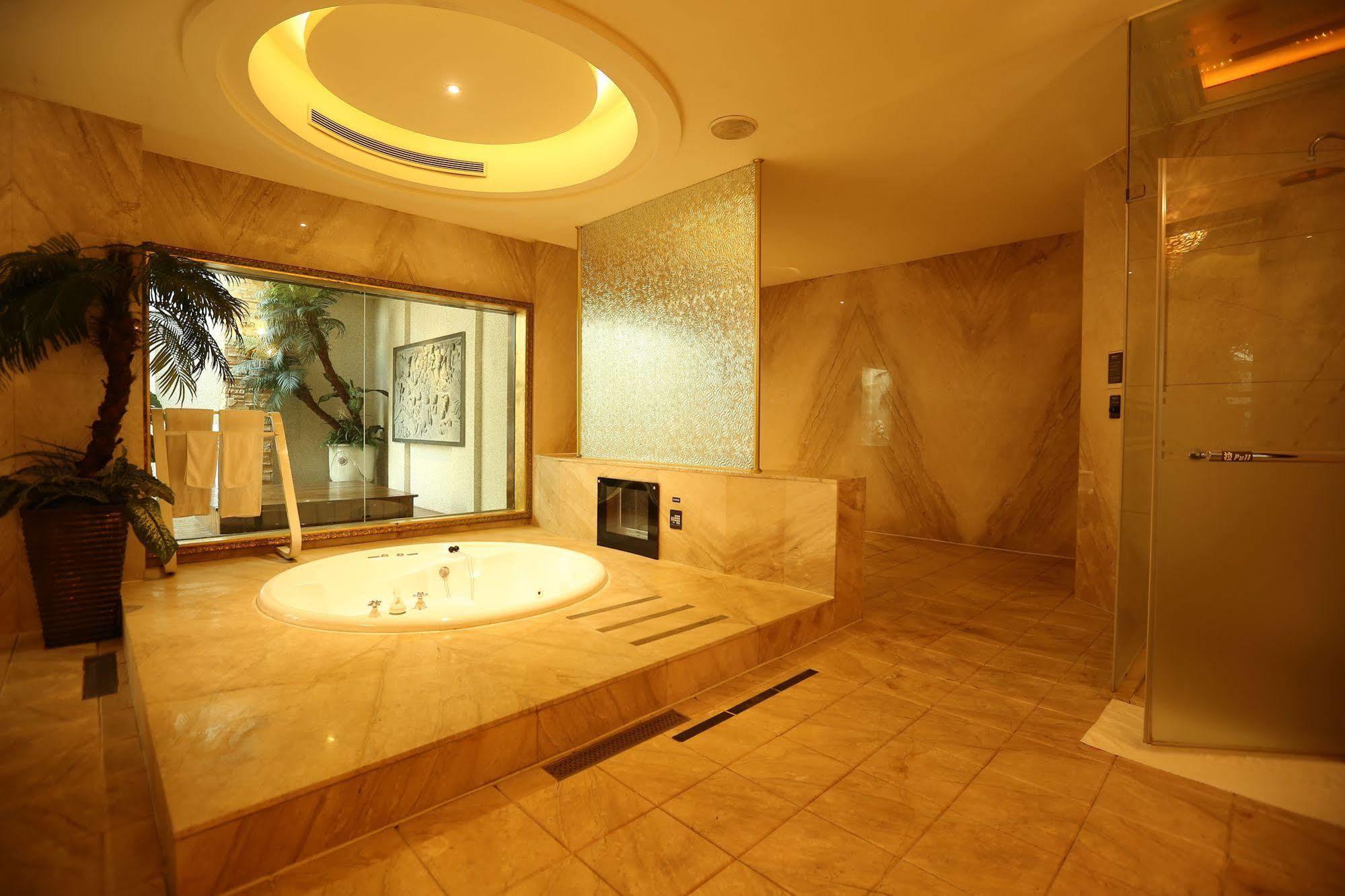 Ohya Chain Boutique Motel-Yongkang Bagian luar foto