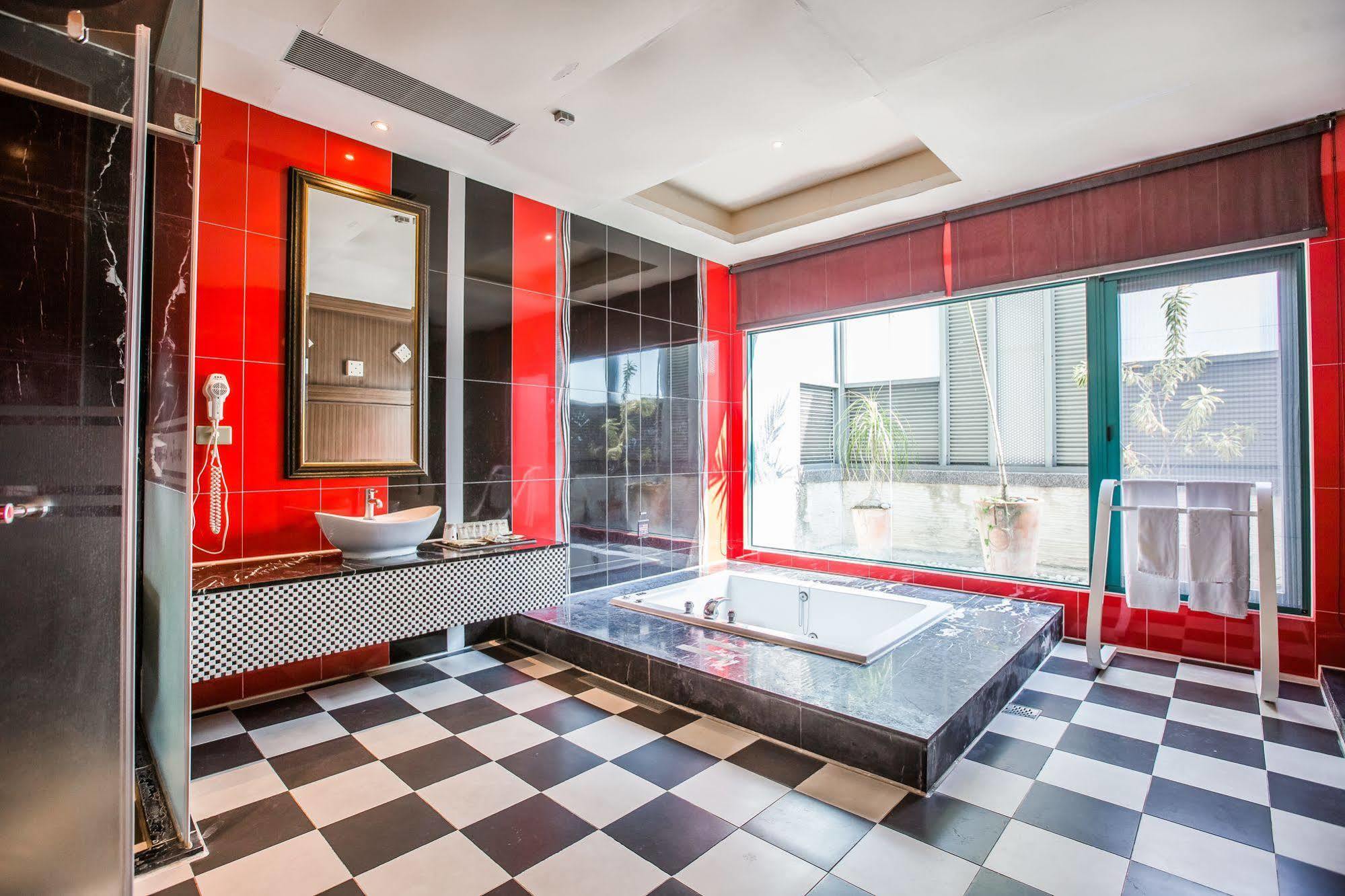 Ohya Chain Boutique Motel-Yongkang Bagian luar foto
